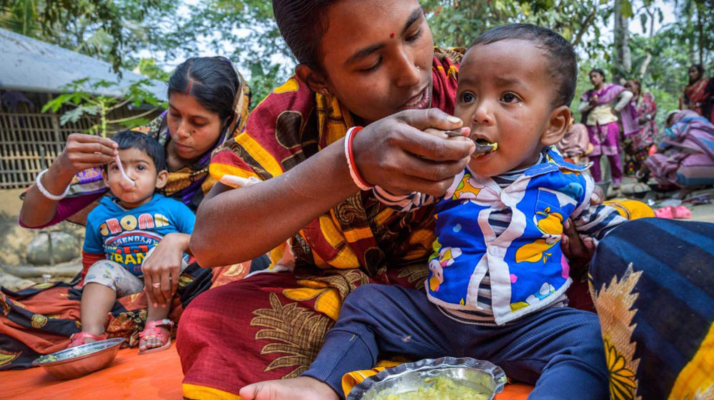 শিশুখাদ্য সংকট কুমিল্লার আশ্রয়কেন্দ্রে 