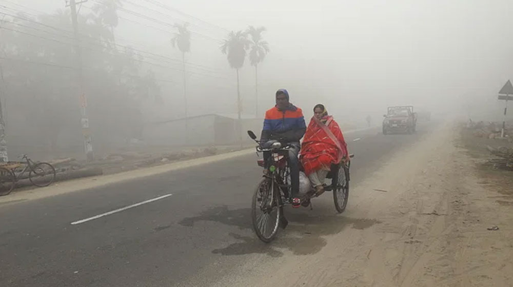 শীতে কাঁপছে সারা দেশ 