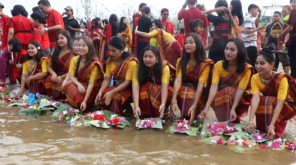 ফুল ভাসিয়ে পাহাড়ে বৈসাবি উৎসব শুরু