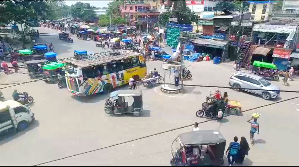 রেকর্ড ভেঙে চুয়াডাঙ্গার তাপমাত্রা ৪২.৭ ডিগ্রি