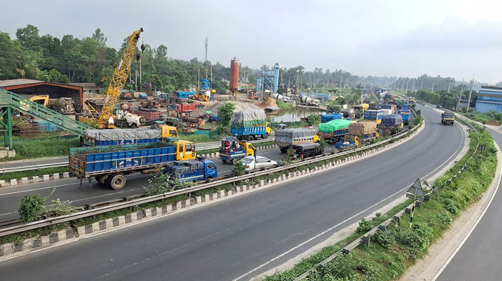 এলেঙ্গা থেকে বঙ্গবন্ধু সেতুপূর্বপাড় পর্যন্ত এমন প‌রি‌স্থি‌তির সৃ‌ষ্টি হ‌য়ে‌ছে