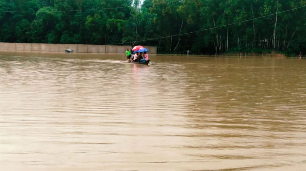 ভারী বৃষ্টিতে কক্সবাজারে ৩০০ গ্রামের প্লাবিত