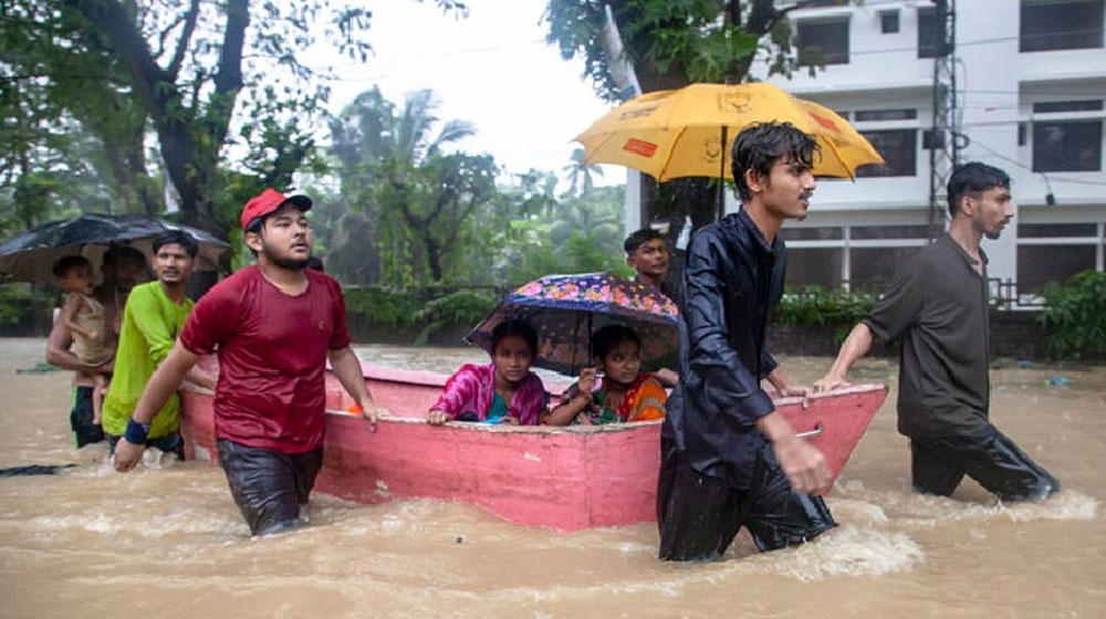 বন্যায় ১৩ জেলায় ৮ মৃত্যু