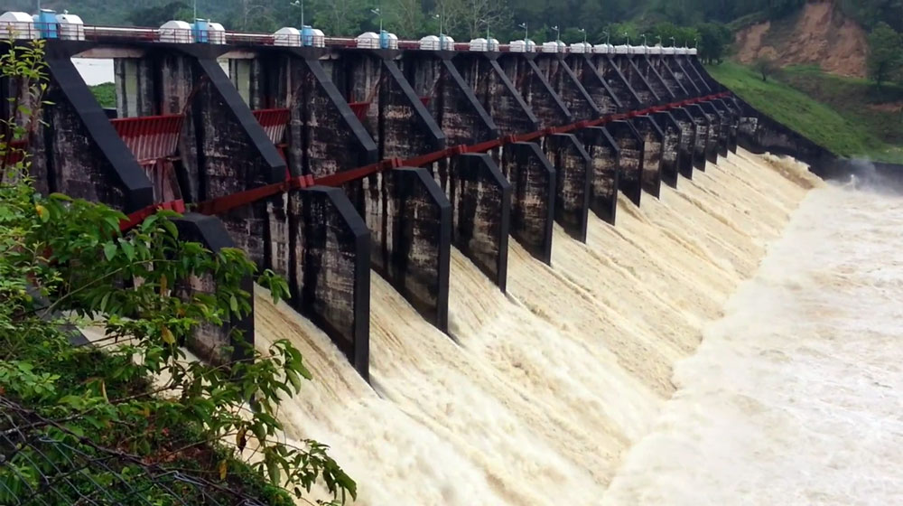 রাতেই ছাড়া হবে কাপ্তাই হ্রদের পানি