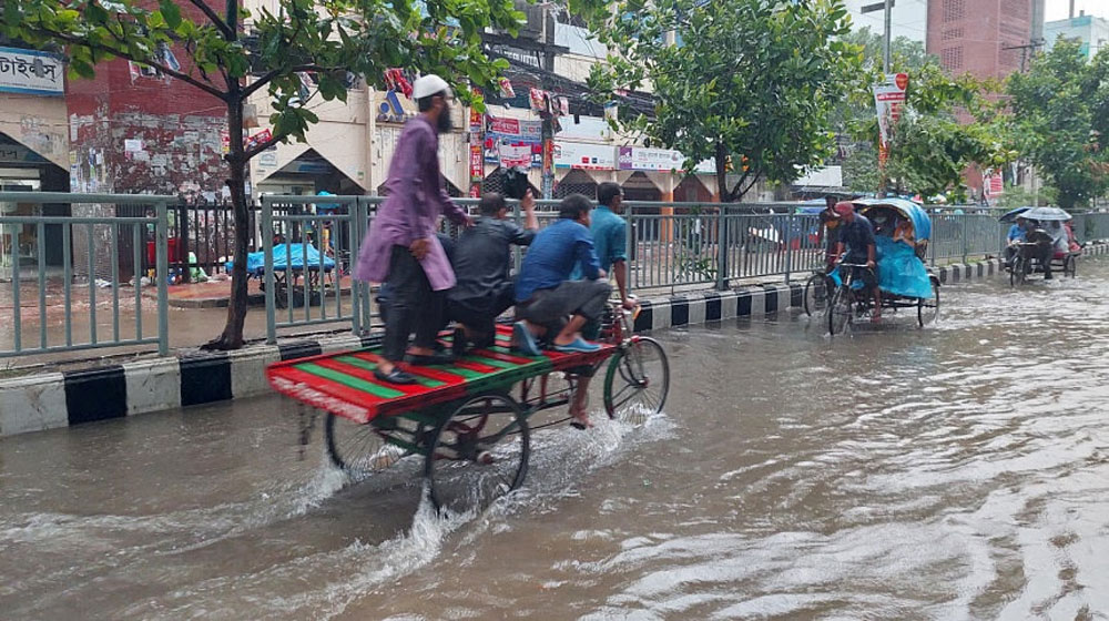 রাজধানী বৃষ্টিতে জলাবদ্ধতা, দুর্ভোগ