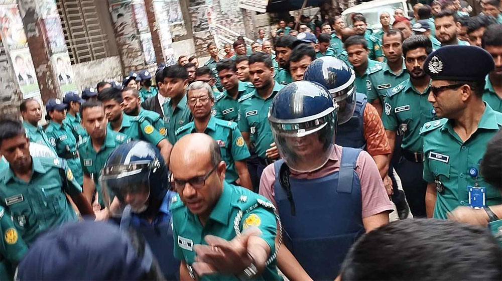  গ্রেপ্তার পুলিশের সাবেক মহাপরিদর্শক (আইজিপি) শহীদুল হক