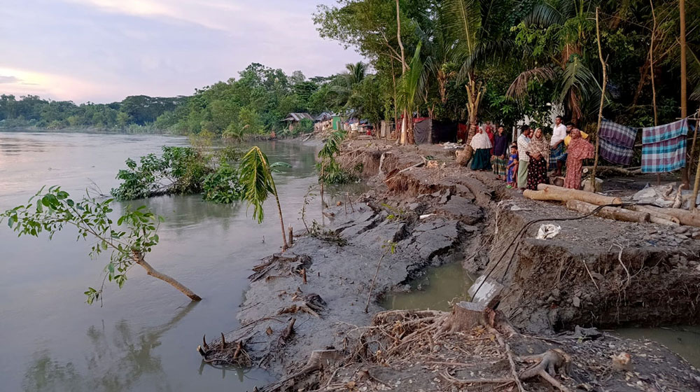 সোনাগাজীতে নদী ভাঙনে আতঙ্কে উপকূলবাসী