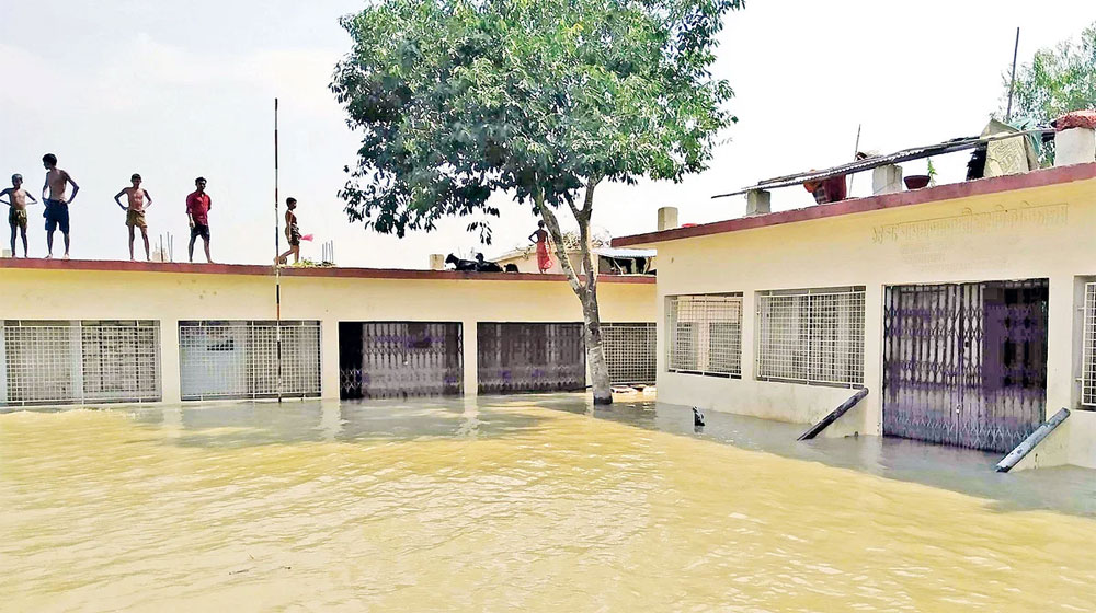 বন্যায় ২৭৯৯ প্রাথমিক বিদ্যালয় ক্ষতিগ্রস্ত