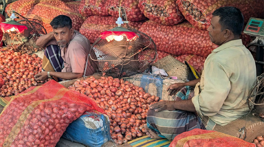 আবারও লাগামহীন নিত্যপণ্যের বাজার