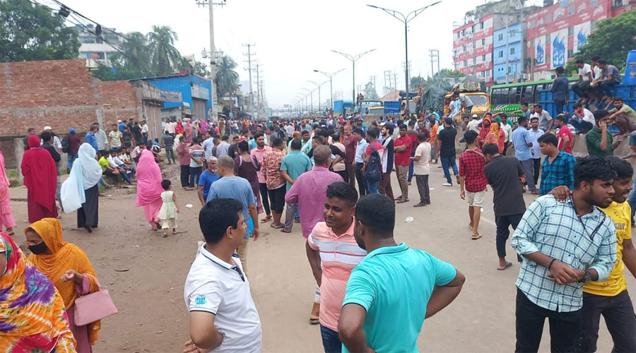 এই স্থানে শ্রমিকদের সঙ্গে আইনশৃঙ্খলা রক্ষাকারী বাহিনীর সংঘর্ষ বাধে