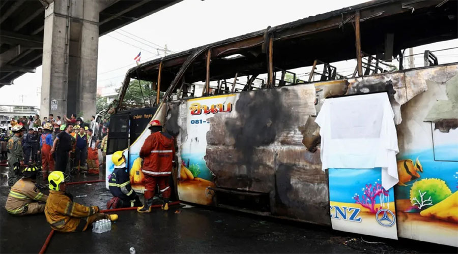 দুর্ঘটনার কবলে পড়া বাসটি উত্তরাঞ্চলীয় উথাই থানি প্রদেশের একটি স্কুল ফিল্ড ট্রিপ থেকে ফিরে আসা শিশু ও শিক্ষকদের বহন করছিল