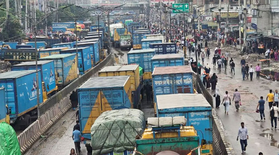 ৫৩ ঘণ্টা পর আশুলিয়া মহাসড়কে যানচলাচল শুরু