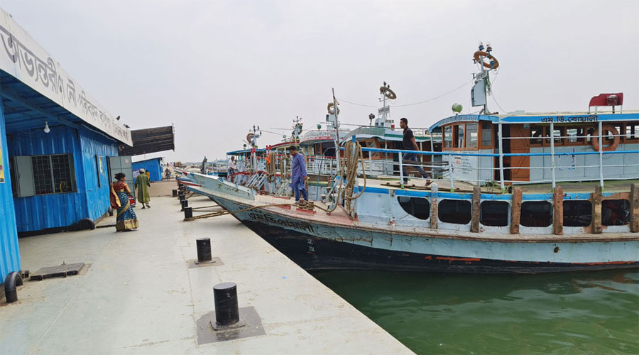  নৌযান চলাচল বন্ধ ঘোষণা করেছেবিআইডব্লিউটিএ