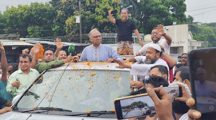 দৈনিক আমার দেশ পত্রিকার ভারপ্রাপ্ত সম্পাদক মাহমুদুর রহমান