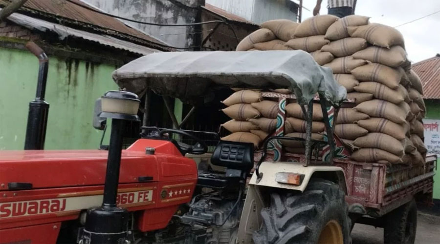 সরকারি খাদ্য গুদাম থেকে খোয়া যাওয়া সরকারি ৬শ বস্তা চাল উদ্ধার 