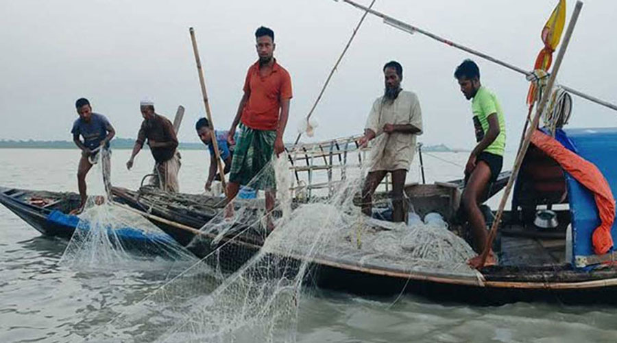 মাছ ধরার নিষেধাজ্ঞা শুরু আজ