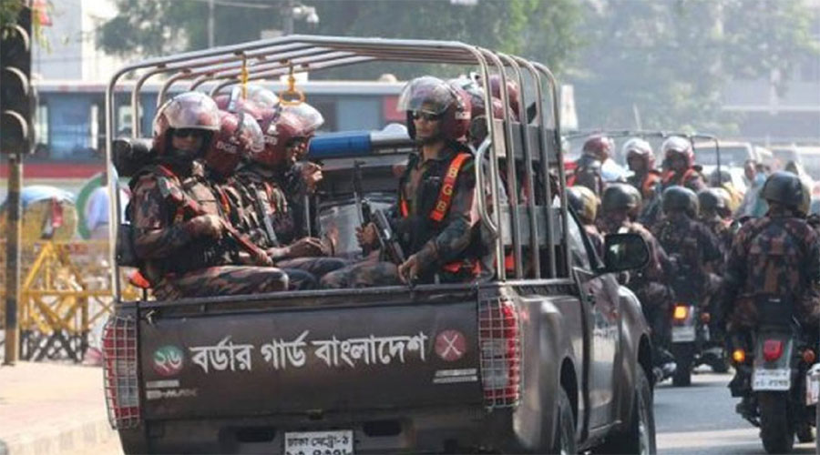 আইনশৃঙ্খলা পরিস্থিতি নিয়ন্ত্রণে রাজধানীসহ বিজিবি মোতায়েন