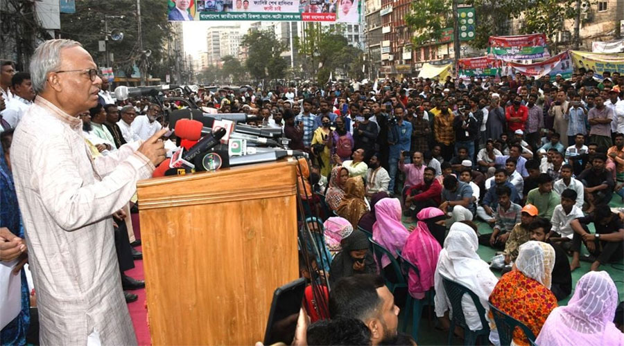  নয়াপল্টনে শ্রমিক সমাবেশে কথা বলছেন রুহুল কবির রিজভী