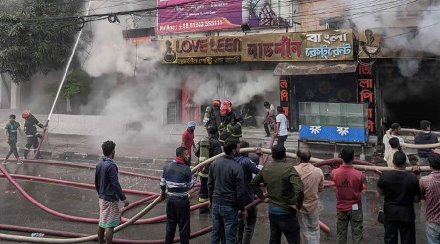 উত্তরার লাভলীন রেস্টুরেন্টে আগুন