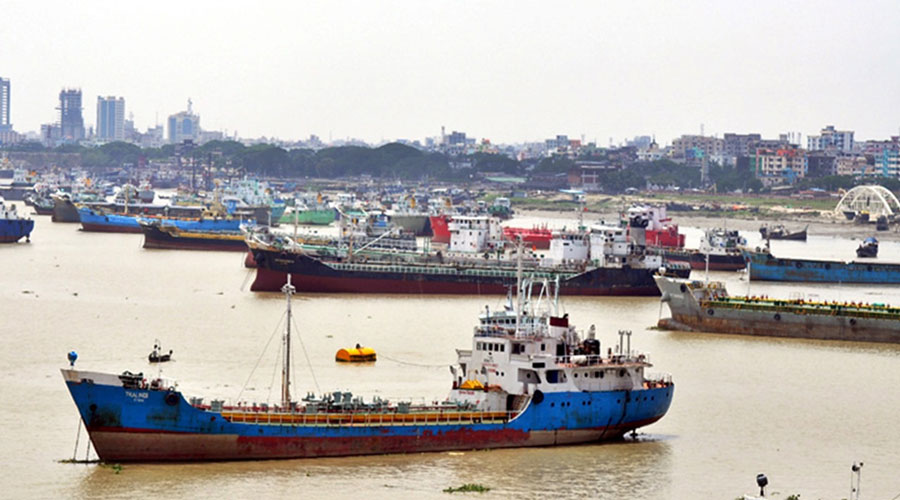 ফের কর্মবিরতিতে পণ্যবাহী নৌযান শ্রমিকেরা