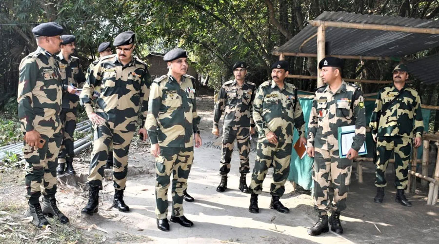 বাংলাদেশ সীমান্তে ‘অপস অ্যালার্ট’বিএসএফের